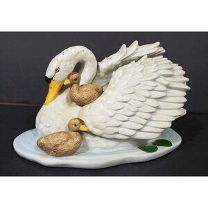 Vintage Homco SWAN WITH BABIES on pond Figurine #1427 porcelain figure 7"long